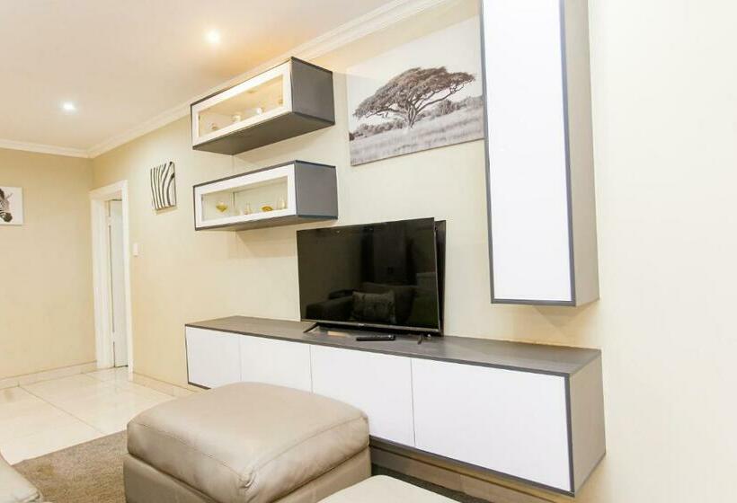 膳宿费 The Hide On Kilburn