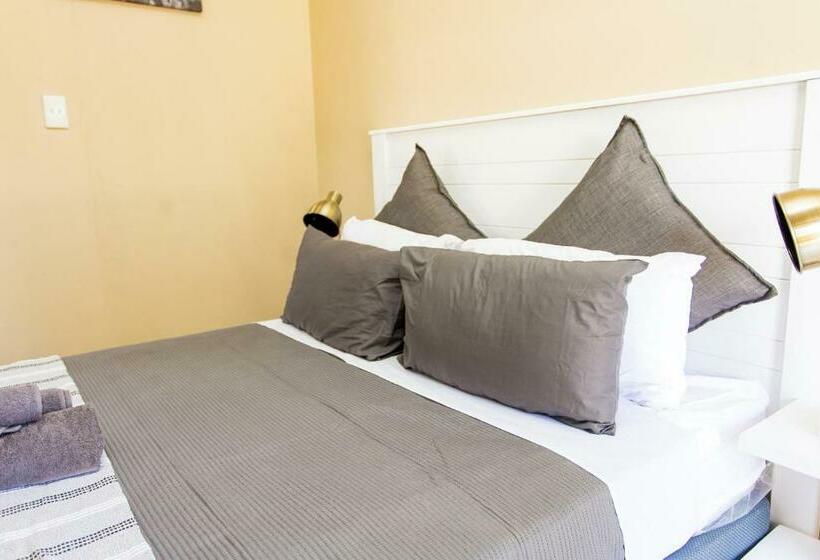 膳宿费 The Hide On Kilburn