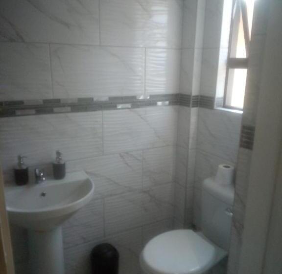 膳宿费 The Hide On Kilburn