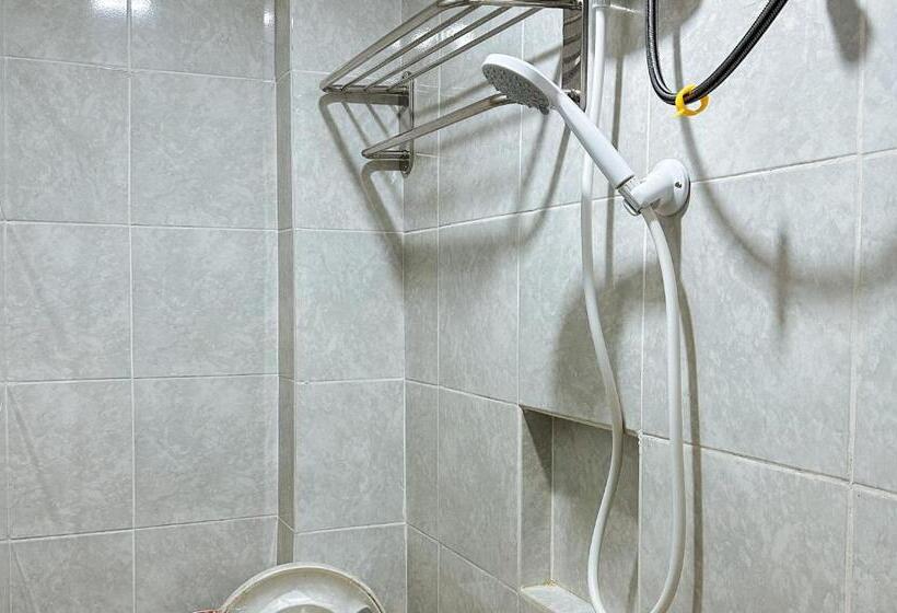 Reddoorz At S B Lodge Taguig