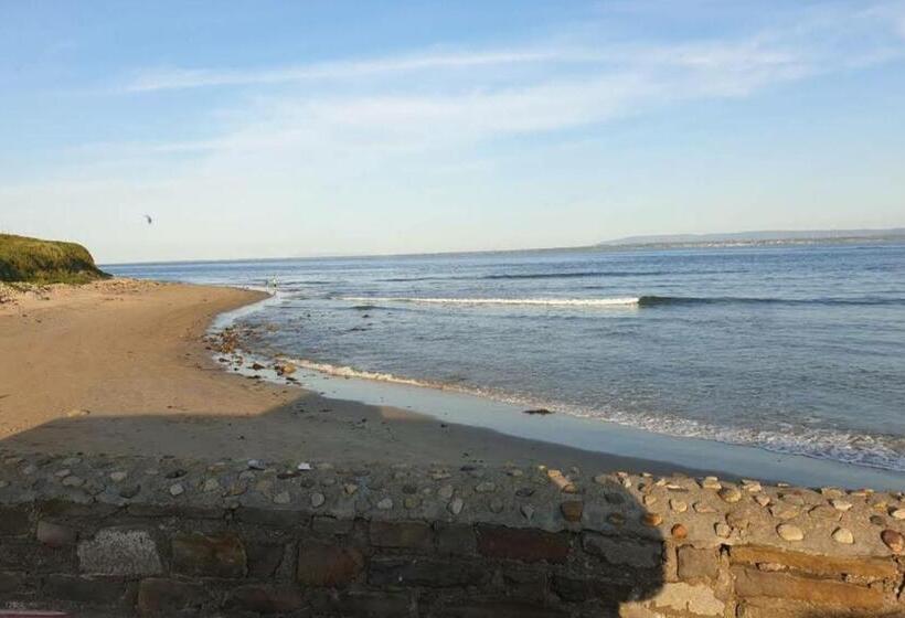 Ross Beach Family Farmhouse B&b