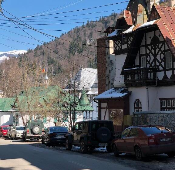 Royal Residence 1901