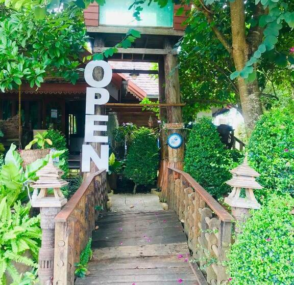 Sirilagoona Home Resort