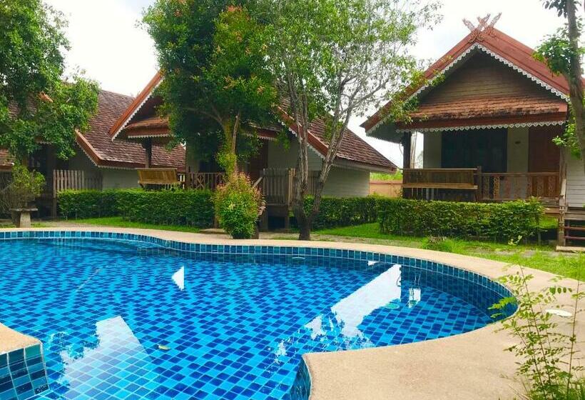 Sirilagoona Home Resort