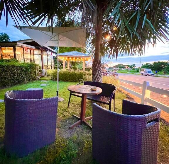 Sirilagoona Home Resort