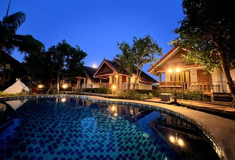 Sirilagoona Home Resort