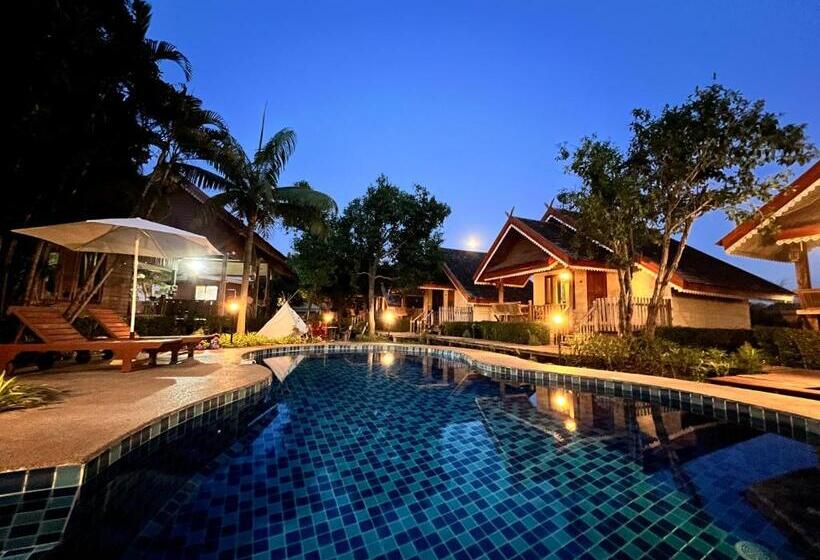 Sirilagoona Home Resort