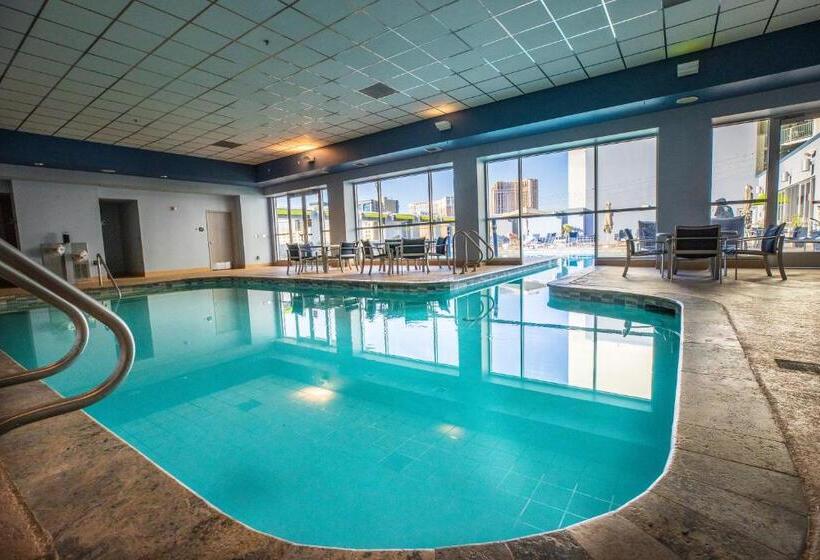 2100 Sqft Penthouse Suite W/ Strip Views! Pool Gym