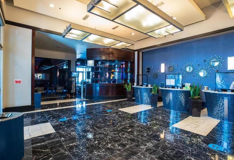 2100 Sqft Penthouse Suite W/ Strip Views! Pool Gym