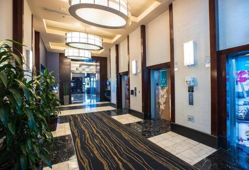 2100 Sqft Penthouse Suite W/ Strip Views! Pool Gym