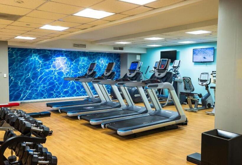 2100 Sqft Penthouse Suite W/ Strip Views! Pool Gym