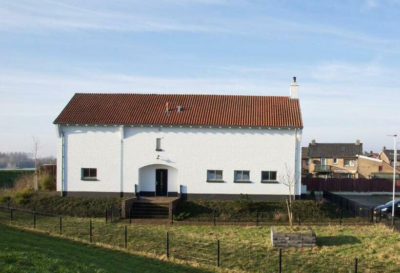B&b Pompgebouw Aan De Rijn