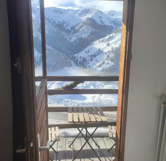 住宿加早餐  õ 2040 Chambre Sapin