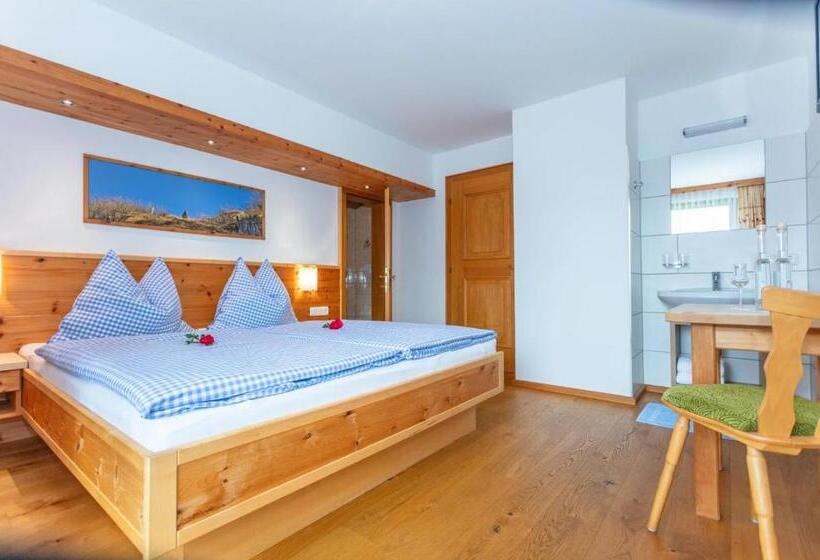 مبيت وإفطار Bergbauernhof Seetalhof