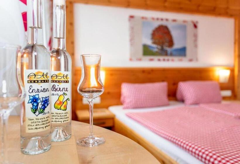 مبيت وإفطار Bergbauernhof Seetalhof