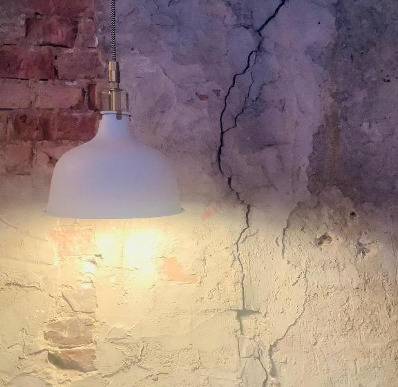 تختخواب و صبحانه Bookstor