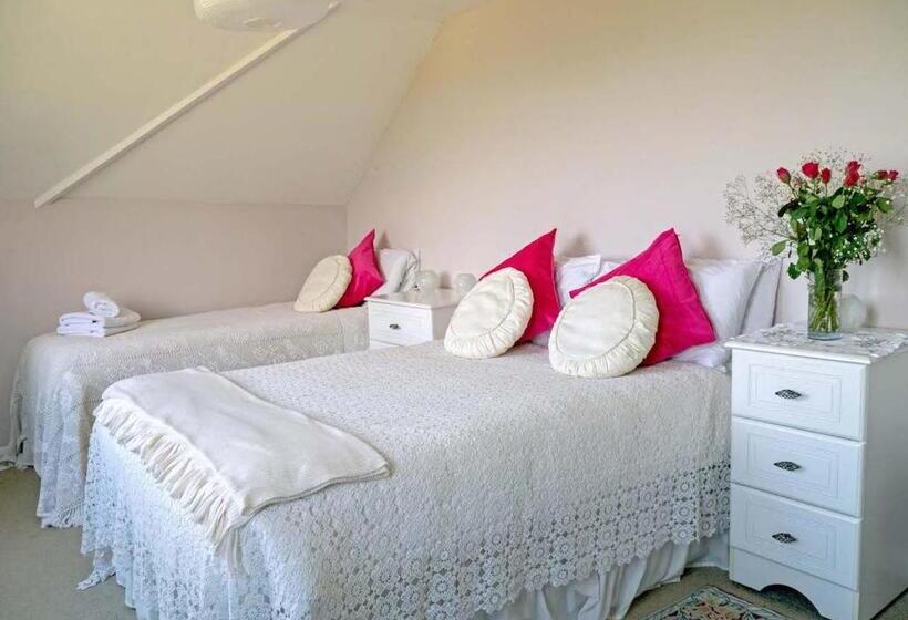 צימר Healing Waters Sanctuary For Exclusive Private Hire And Self Catering Board, Vegetarian, Alcohol & W