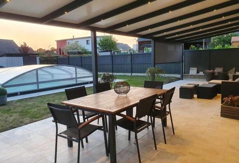 Bed and Breakfast Idéal 24h Voiture, Moto, Camion