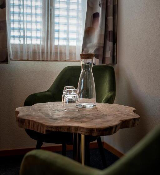 צימר Kulinarik & Geniesser Hôtel Strauss