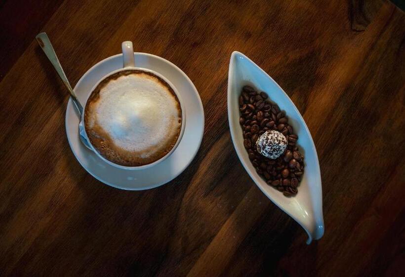 צימר Kulinarik & Geniesser Hôtel Strauss