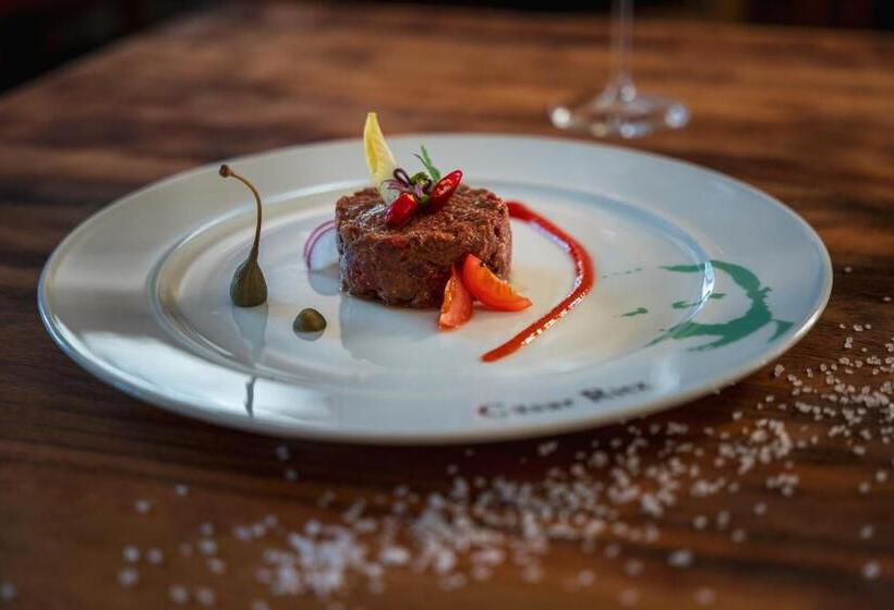 צימר Kulinarik & Geniesser Hôtel Strauss