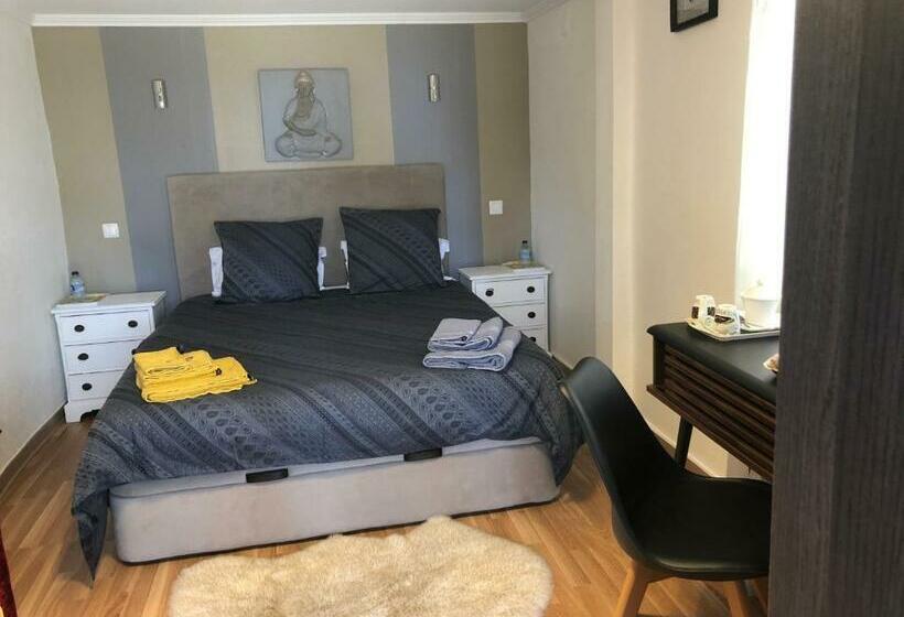 住宿加早餐  Maderedocevida