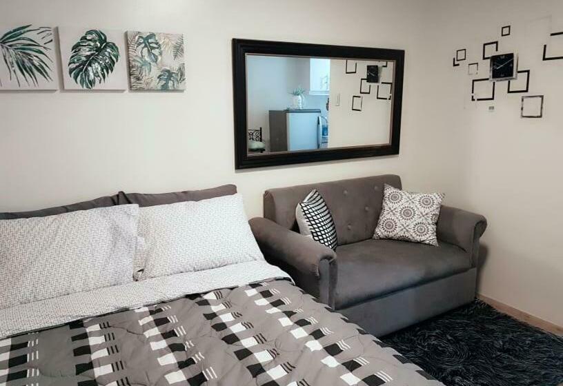 تختخواب و صبحانه Stanford Suites 2