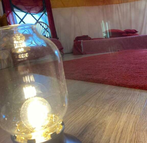 צימר Healing Waters Sanctuary For Exclusive Private Hire And Self Catering Board, Vegetarian, Alcohol & W