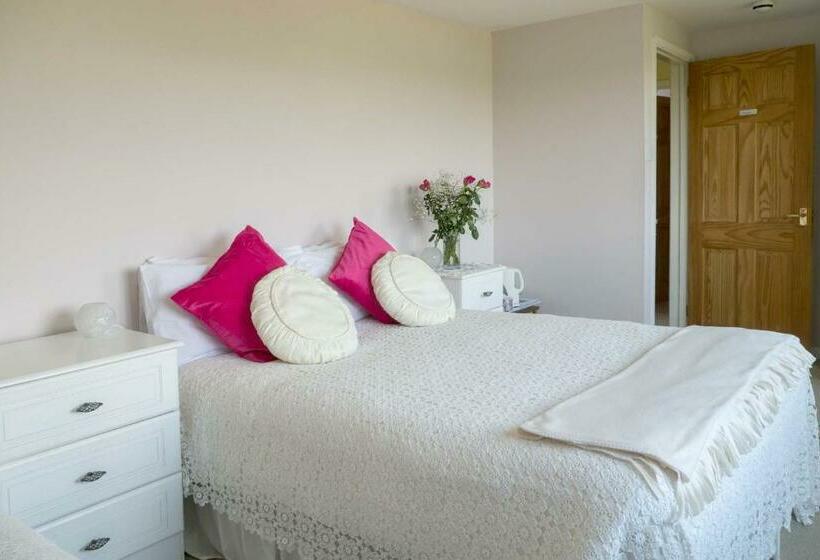 צימר Healing Waters Sanctuary For Exclusive Private Hire And Self Catering Board, Vegetarian, Alcohol & W