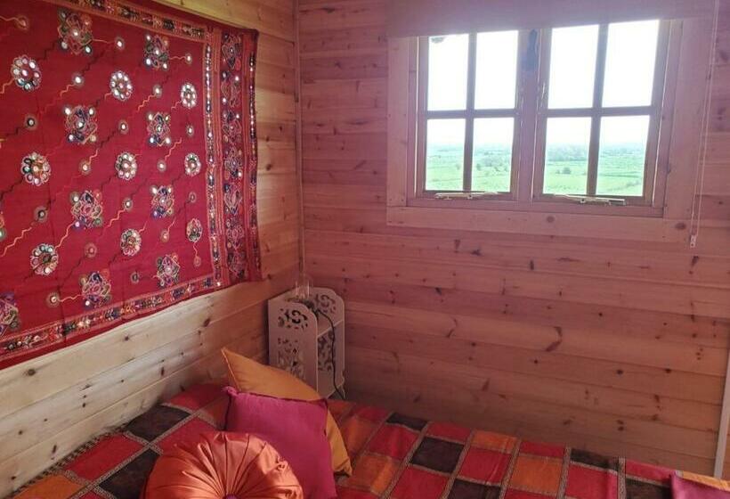 צימר Healing Waters Sanctuary For Exclusive Private Hire And Self Catering Board, Vegetarian, Alcohol & W