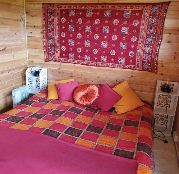 צימר Healing Waters Sanctuary For Exclusive Private Hire And Self Catering Board, Vegetarian, Alcohol & W