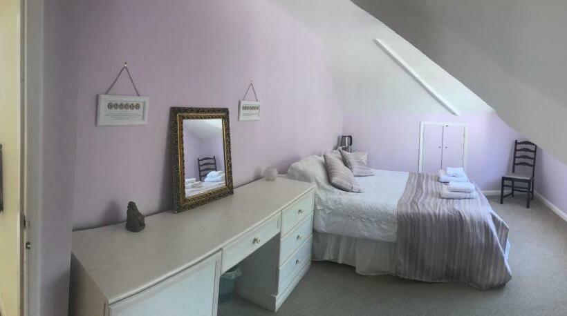 צימר Healing Waters Sanctuary For Exclusive Private Hire And Self Catering Board, Vegetarian, Alcohol & W