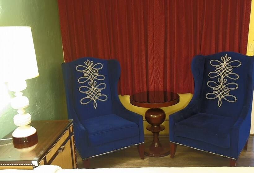 בית מלון כפרי American Inn