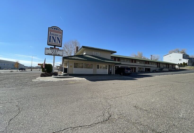 בית מלון כפרי American Inn