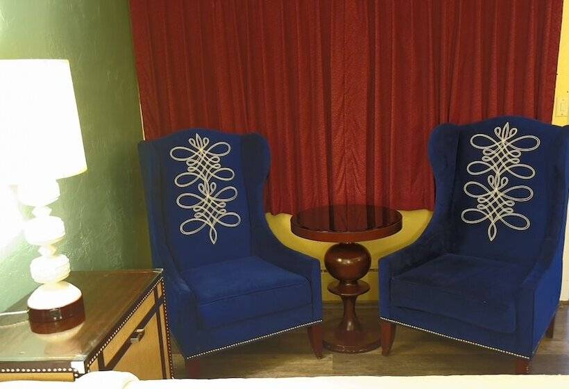 בית מלון כפרי American Inn