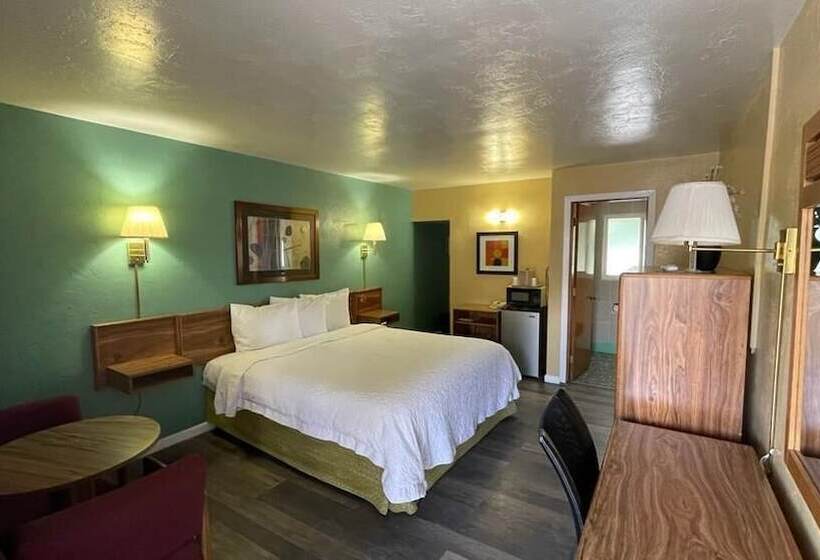 בית מלון כפרי American Inn