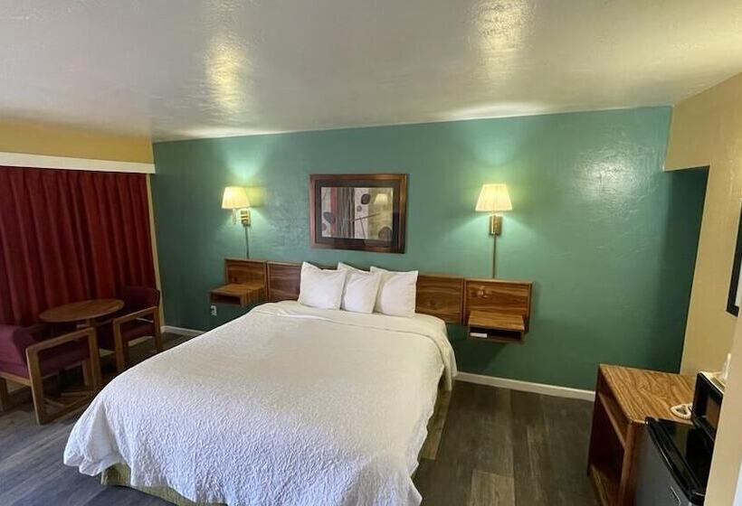 هتل American Inn