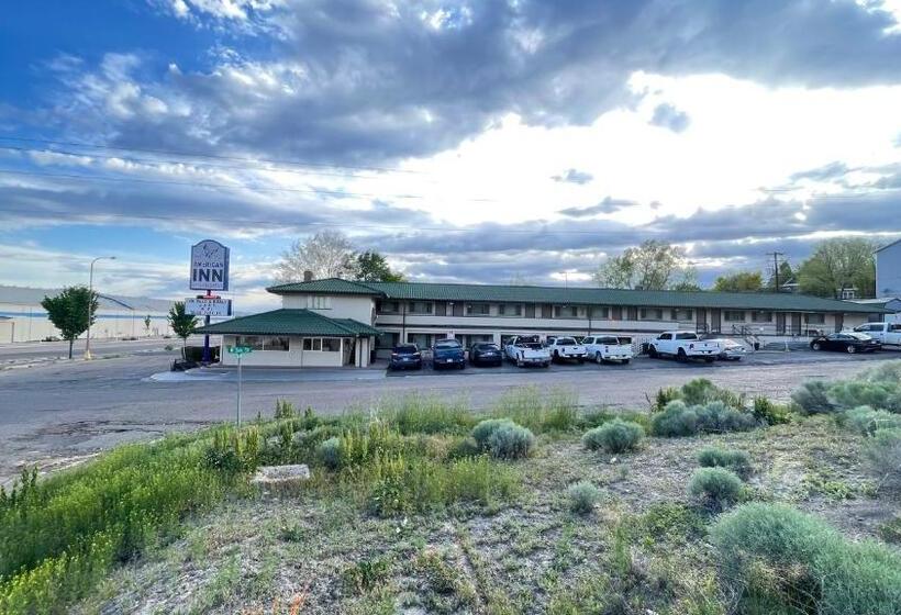 בית מלון כפרי American Inn