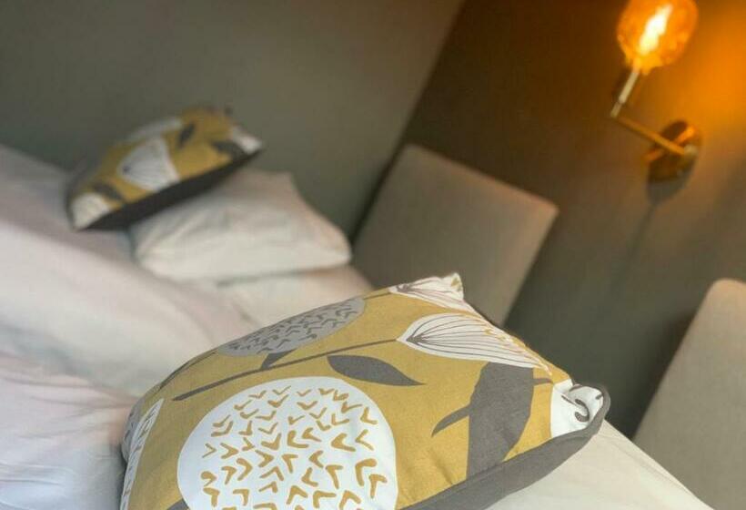 ホテル The Royal Oak