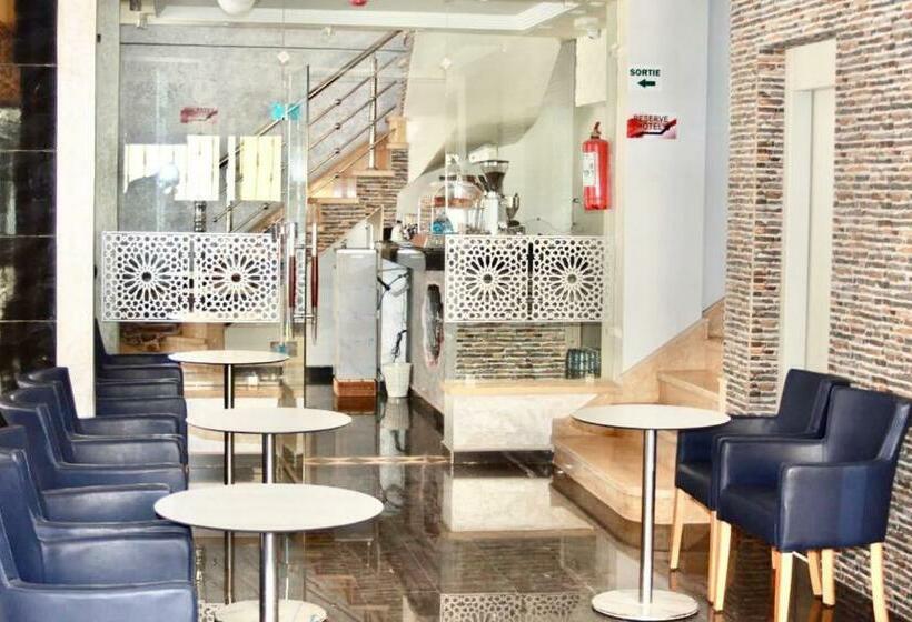 Отель Zellaka Hôtel & Café