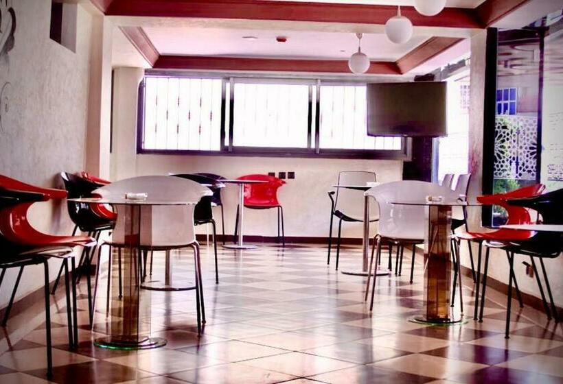 Отель Zellaka Hôtel & Café