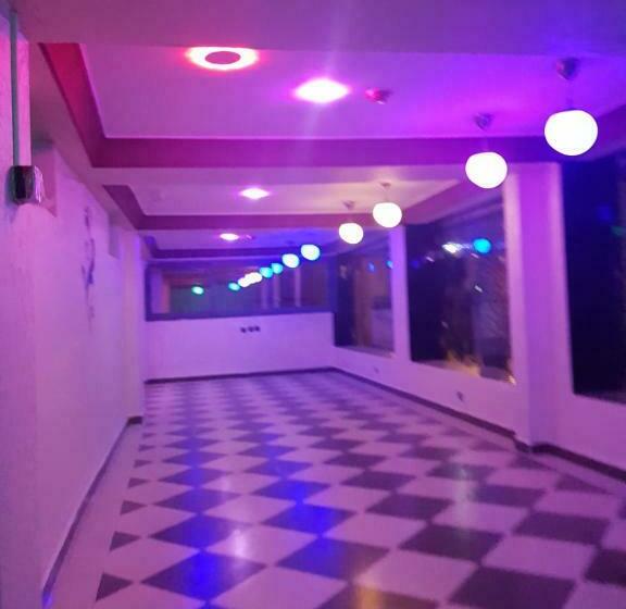 Отель Zellaka Hôtel & Café