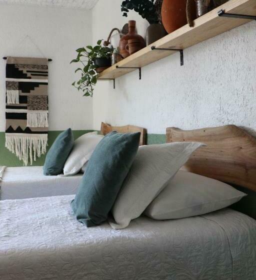 بنسيون Casa Madera