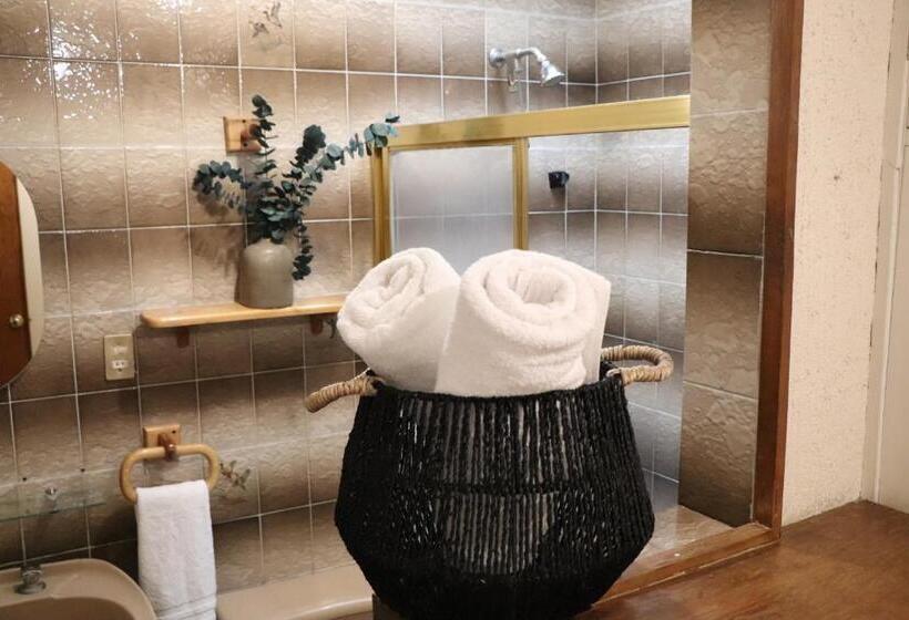 بنسيون Casa Madera