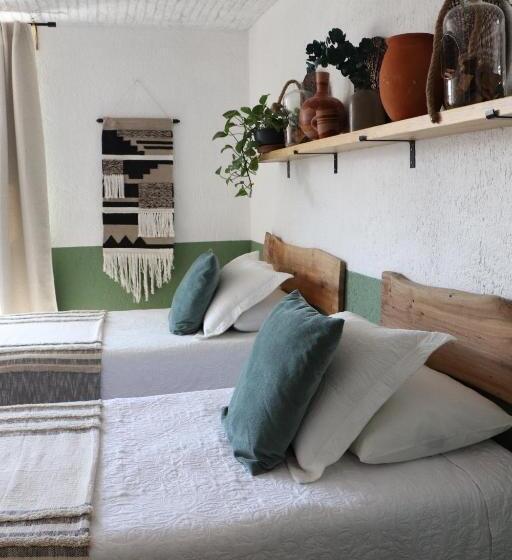 بنسيون Casa Madera