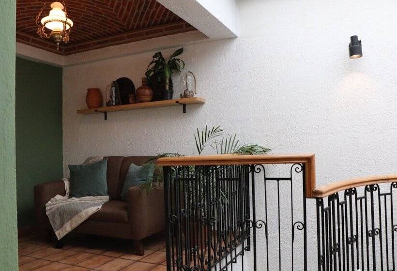 بنسيون Casa Madera