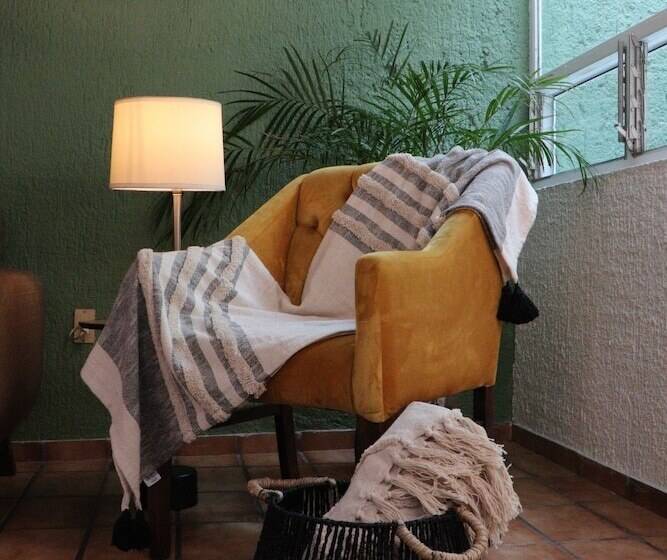 بنسيون Casa Madera