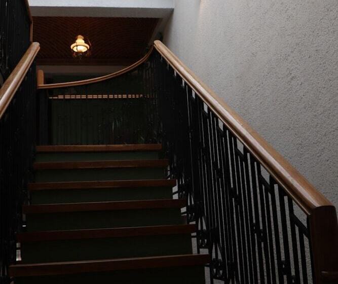 بنسيون Casa Madera