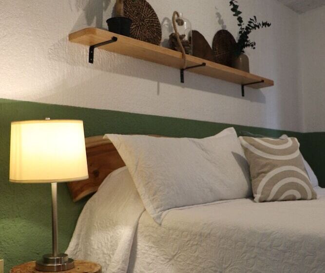 بنسيون Casa Madera