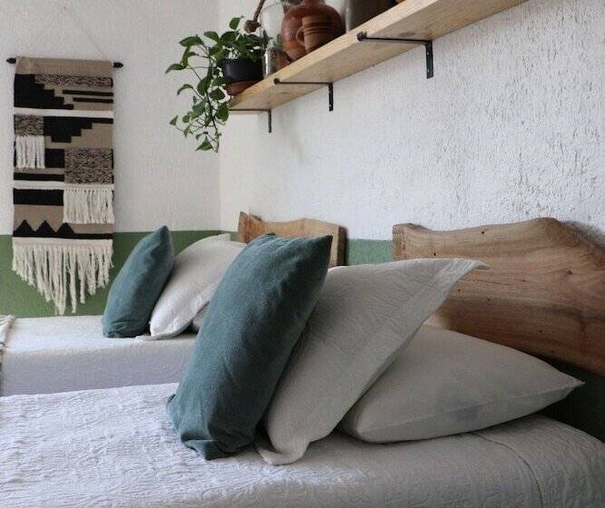 بنسيون Casa Madera